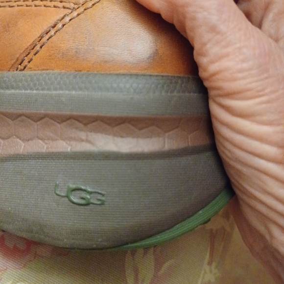 UGG Waterproof Leather Lace Up Boot with Sherling fur Size 7 Gorgeous - Picture 5 of 16